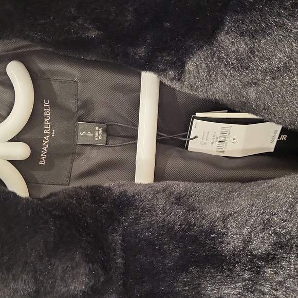 Faux fur crop coat - Picture 2 of 8